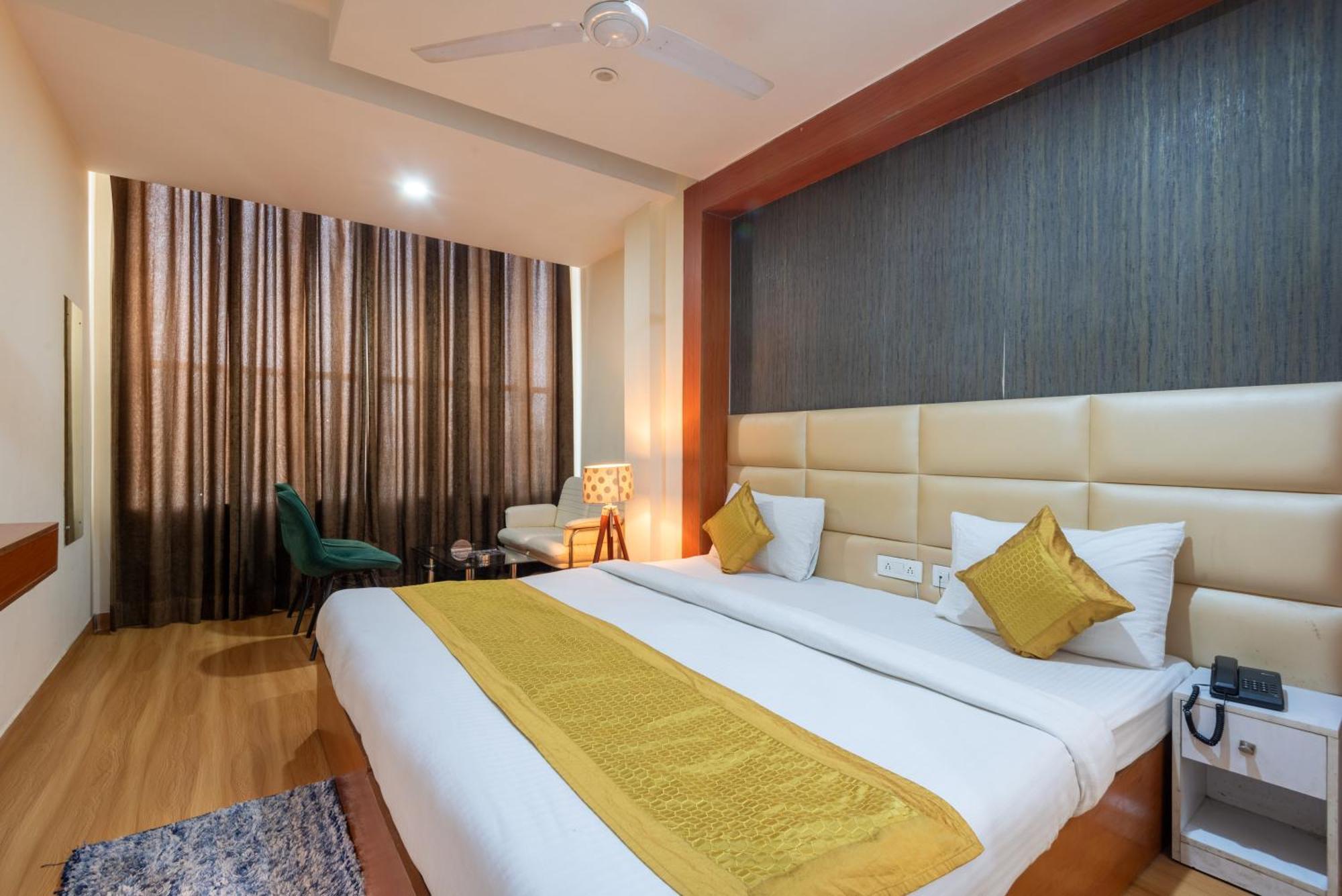 Oyster Pearl I Near Medanta Hospital I Sec-39 I Gurgaon Hotel Exterior photo
