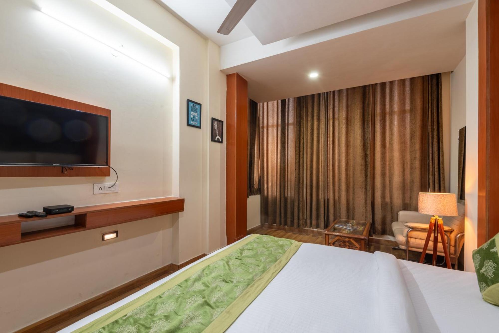 Oyster Pearl I Near Medanta Hospital I Sec-39 I Gurgaon Hotel Exterior photo