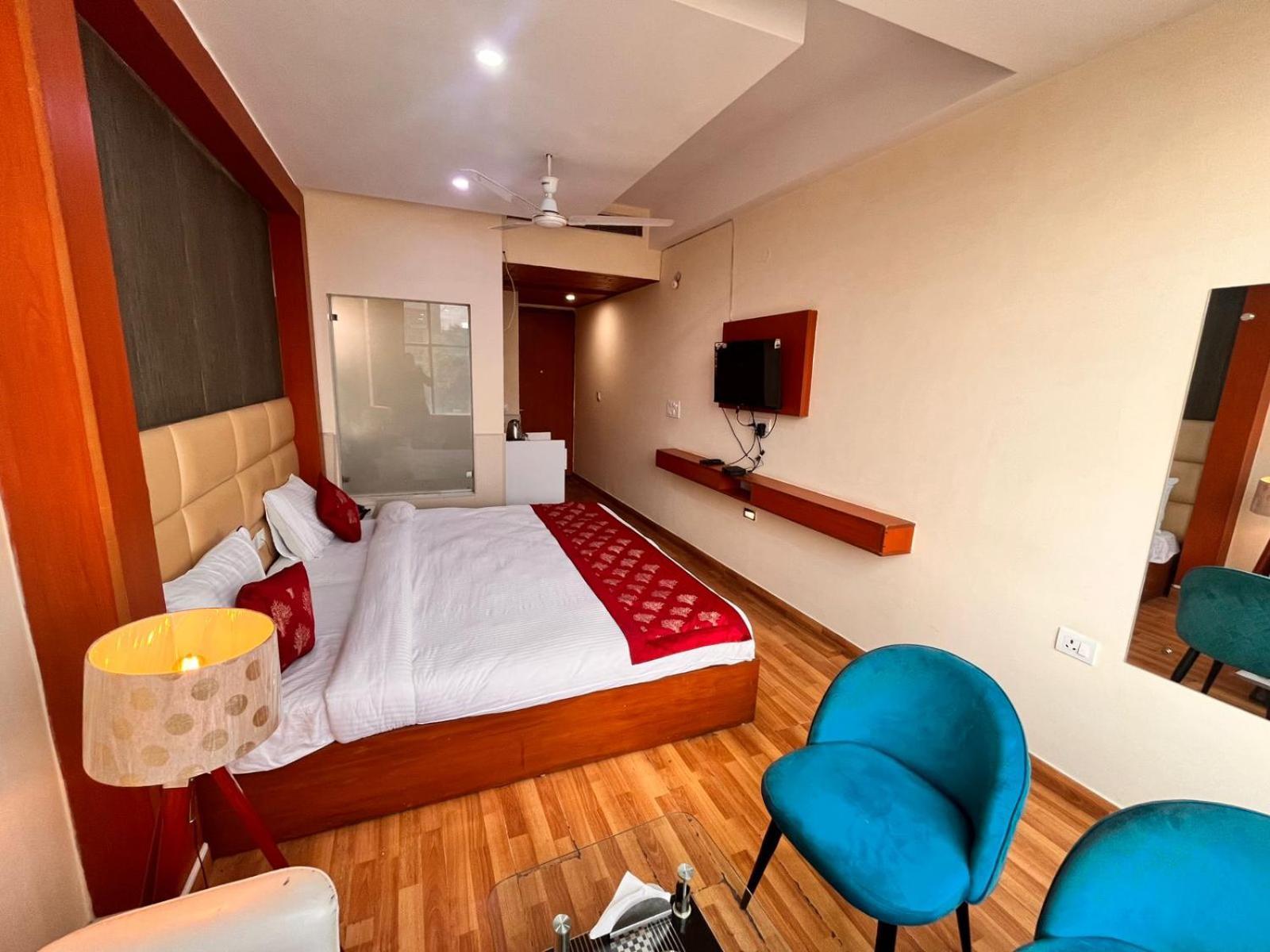 Oyster Pearl I Near Medanta Hospital I Sec-39 I Gurgaon Hotel Exterior photo